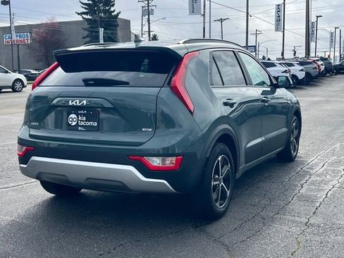 Certified 2023 Kia Niro EX image 9