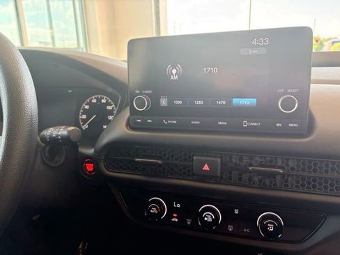 Used 2025 Honda HR-V LX image 30