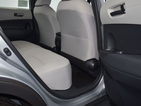 Used 2025 Toyota Corolla Cross L image 10