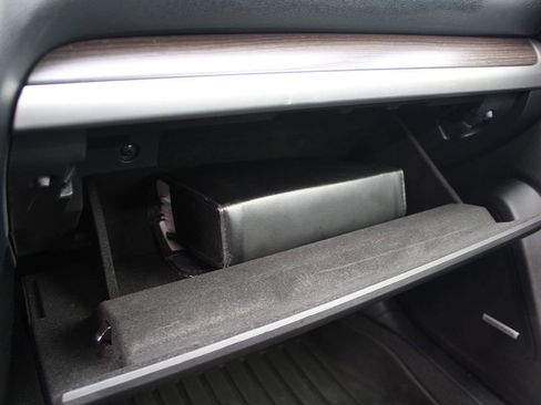 Used 2016 Subaru Legacy 3.6R Limited image 32