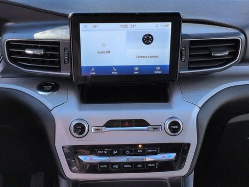 Certified 2023 Ford Explorer XLT w/ Equipment Group 202A image 19