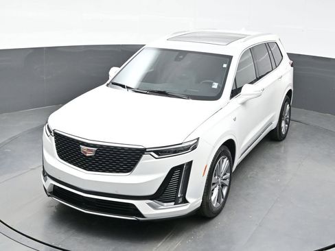 Certified 2025 Cadillac XT6 Premium Luxury w/ Platinum Package AWD/4WD image 33