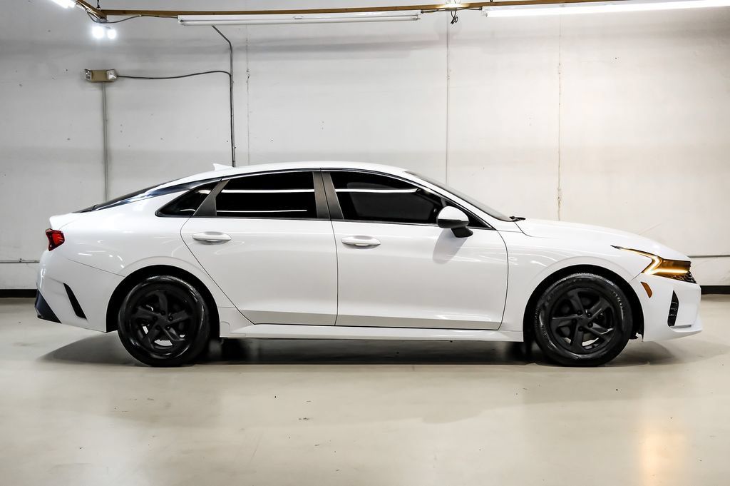 Used 2022 Kia K5 LX FWD image 9