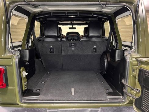 Used 2022 Jeep Wrangler Unlimited Sahara image 15