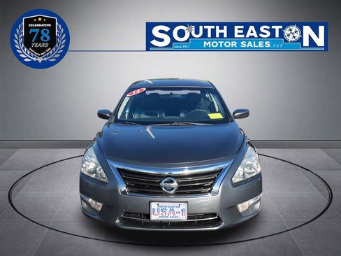 Used 2014 Nissan Altima 2.5 S w/ Sport Value Package image 3