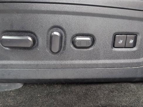 Used 2016 Lincoln Navigator Select AWD/4WD image 17