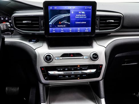 Used 2022 Ford Explorer XLT w/ Equipment Group 202A image 22