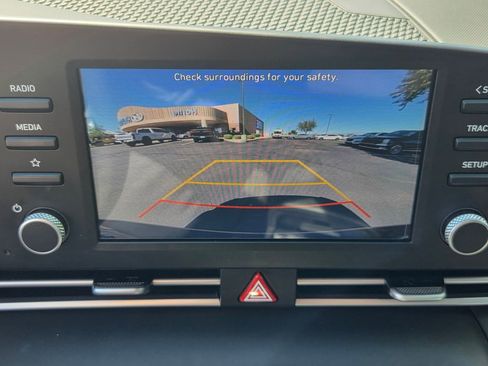 Certified 2023 Hyundai Elantra SE image 14