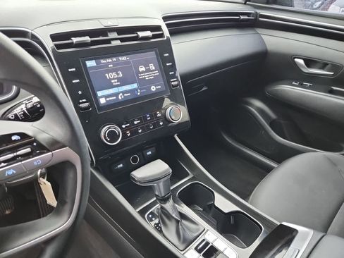 Used 2022 Hyundai Tucson SE image 10