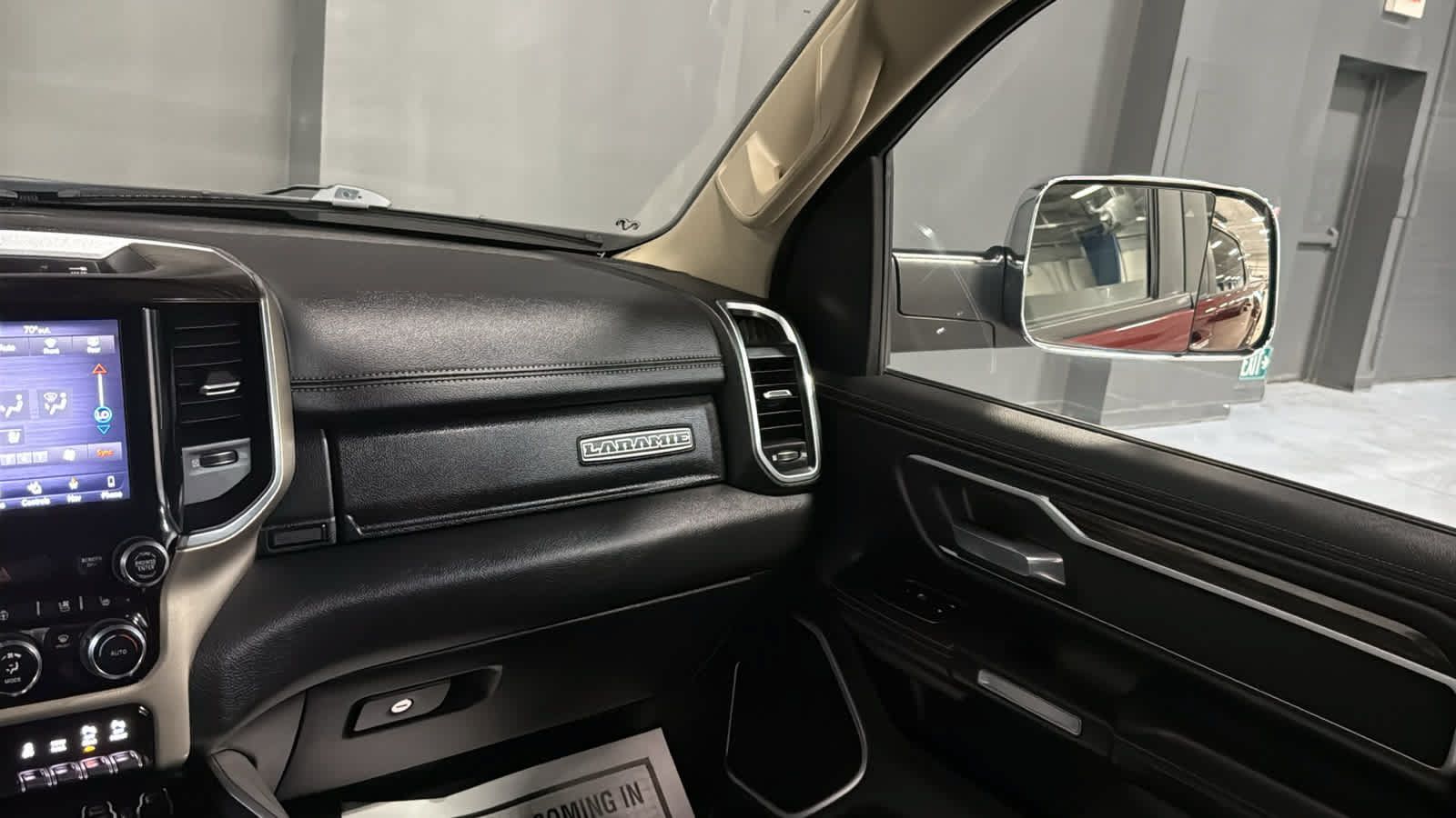 Used 2019 RAM 1500 Laramie AWD/4WD image 27