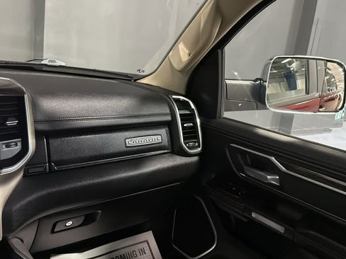 Used 2019 RAM 1500 Laramie AWD/4WD image 27