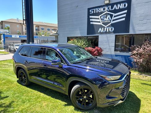 Used 2025 Toyota Grand Highlander AWD Hybrid image 2