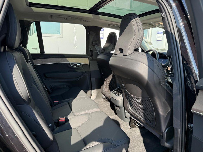 Certified 2026 Volvo XC90 B6 Plus AWD/4WD image 11