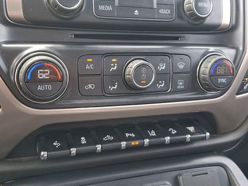 Used 2019 GMC Sierra 2500 Denali w/ Duramax Plus Package AWD/4WD image 18