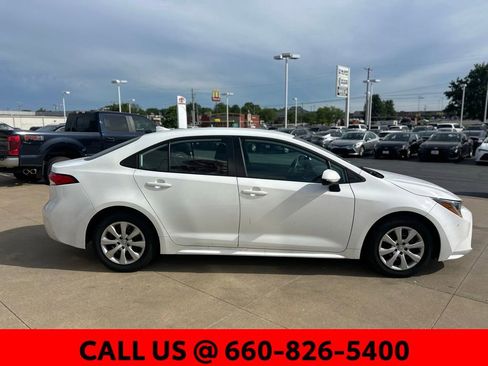 Used 2024 Toyota Corolla LE FWD image 4