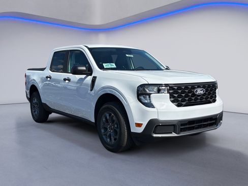 New 2025 Ford Maverick XLT w/ XLT Luxury Package image 3
