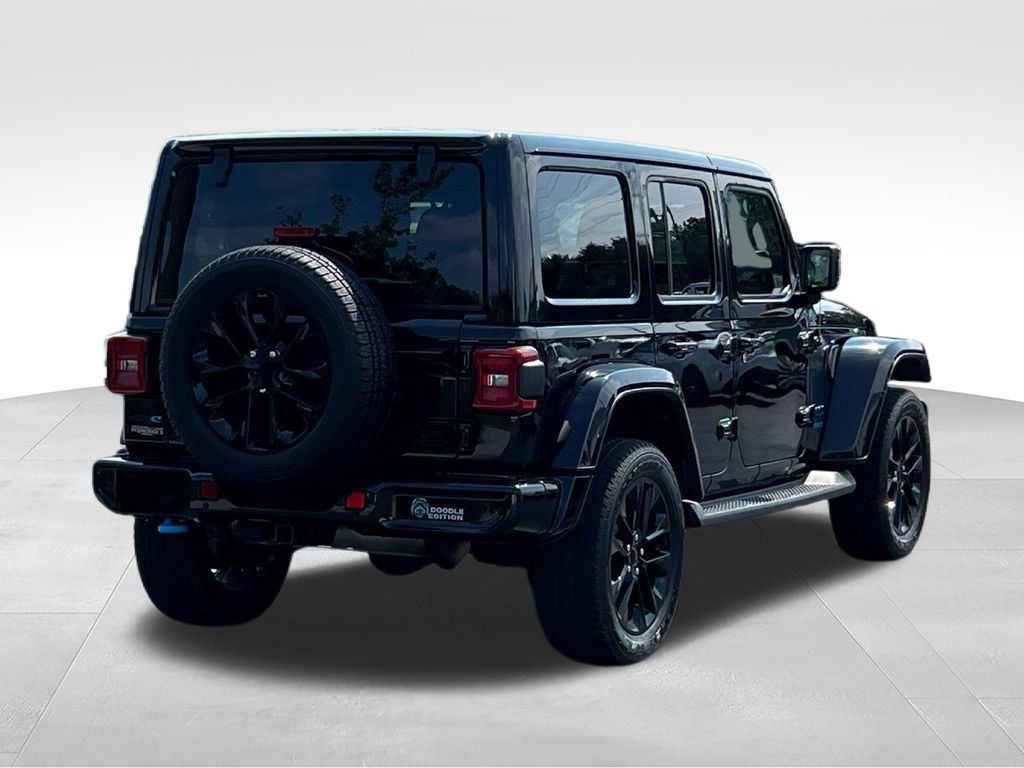 Used 2021 Jeep Wrangler Unlimited Sahara AWD/4WD image 5