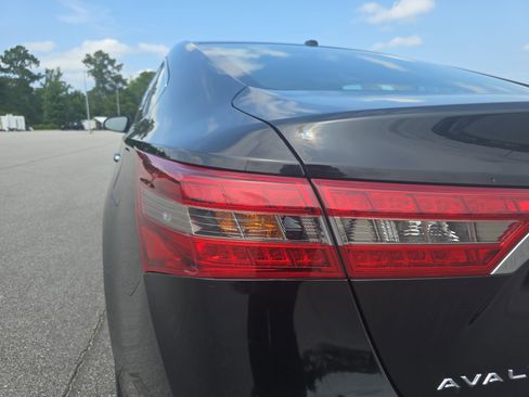 Used 2016 Toyota Avalon Touring FWD image 34