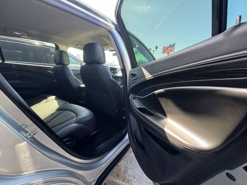 Used 2017 Buick Envision Essence FWD image 19
