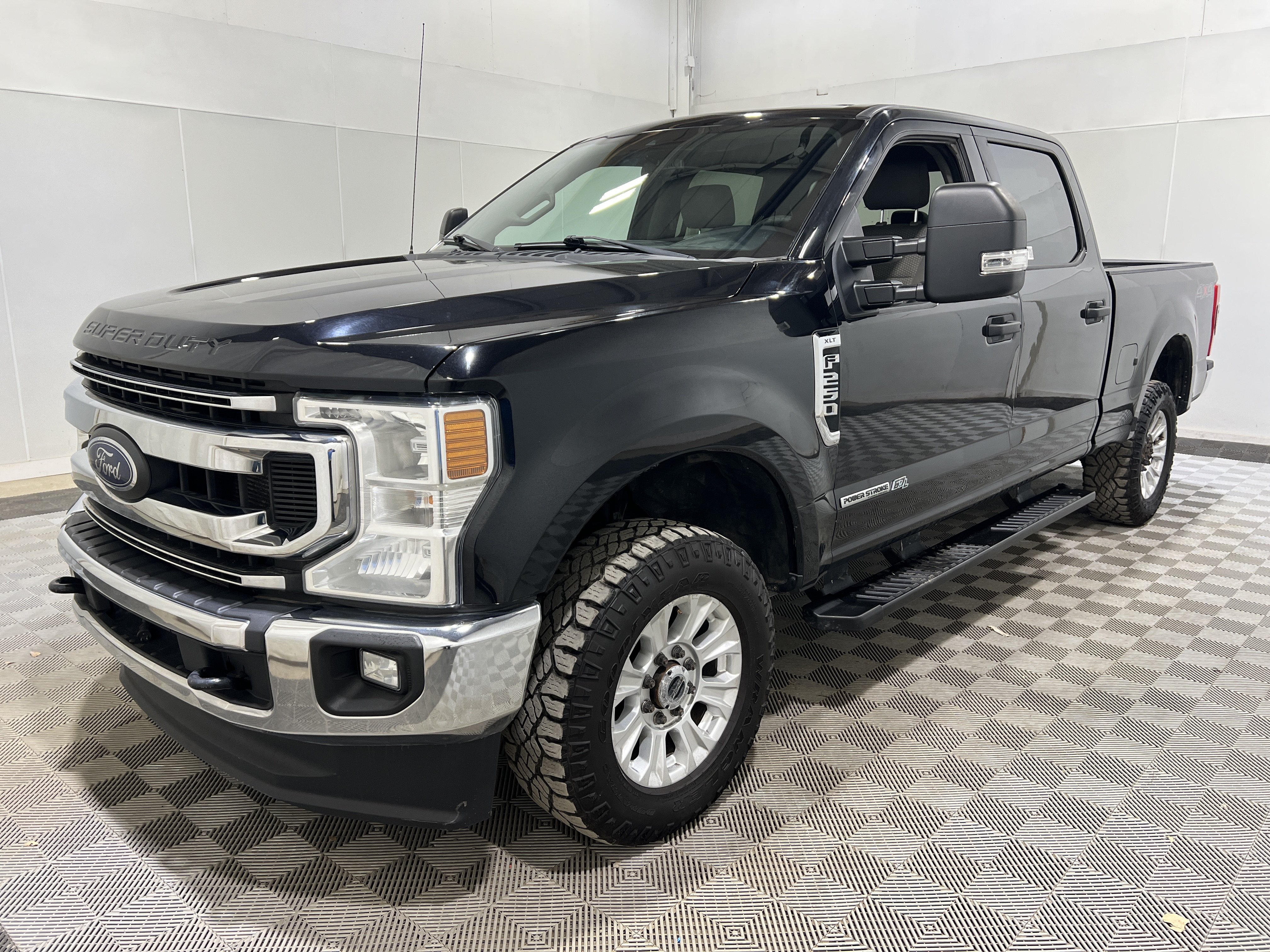 Used 2020 Ford F250 XLT w/ XLT Value Package AWD/4WD image 1