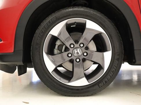 Used 2018 Honda HR-V EX image 8