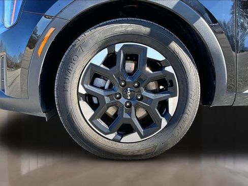 Used 2025 Kia Sorento S image 29