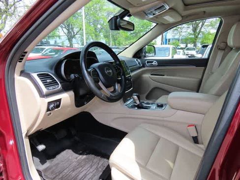 Used 2021 Jeep Grand Cherokee Limited AWD/4WD image 2