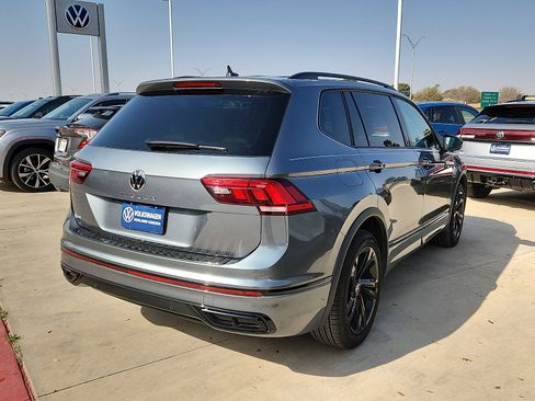 Certified 2024 Volkswagen Tiguan SE R-Line image 7
