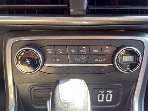 Used 2018 Ford EcoSport SE w/ SE Convenience Package FWD image 14