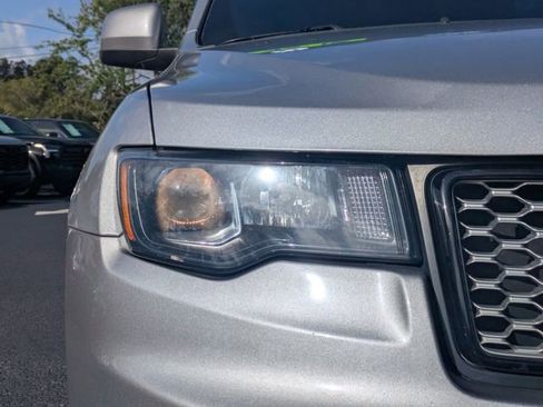 Used 2019 Jeep Grand Cherokee Altitude image 10