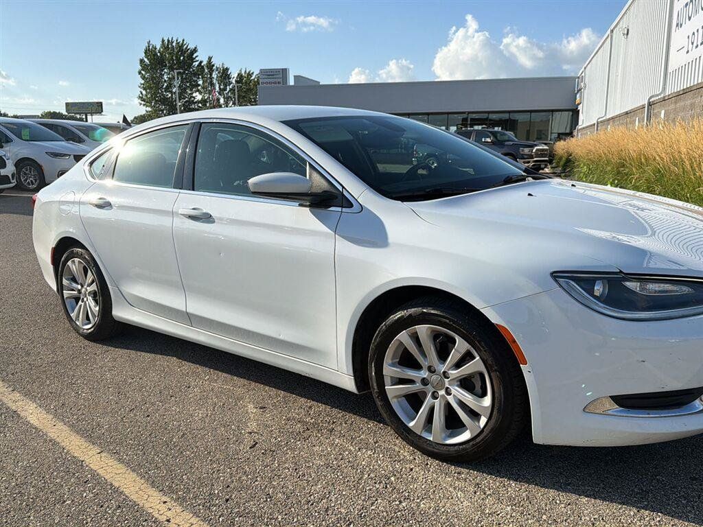 Used 2015 Chrysler 200 Limited w/ Convenience Group FWD image 3