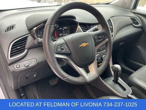Certified 2022 Chevrolet Trax LT w/ LT Convenience Package image 10