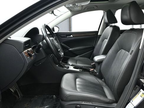 Used 2020 Volkswagen Passat 2.0T SEL image 11