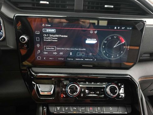 Used 2024 GMC Sierra 2500 AT4 w/ AT4 Premium Plus Package image 15