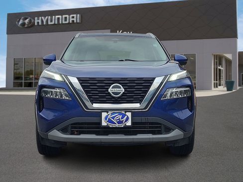Used 2021 Nissan Rogue SV w/ Premium Package image 3