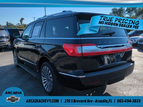 Used 2021 Lincoln Navigator Reserve w/ Luxury Package RWD image 6