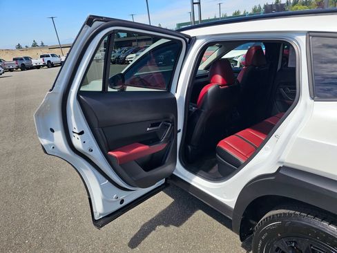 Certified 2025 MAZDA CX-50 AWD 2.5 Hybrid w/ Premium Pkg image 23