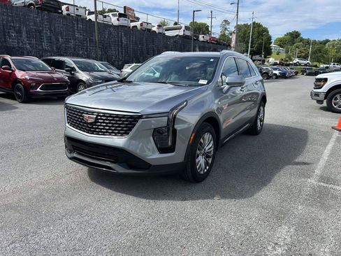 Used 2025 Cadillac XT4 Premium Luxury FWD image 7