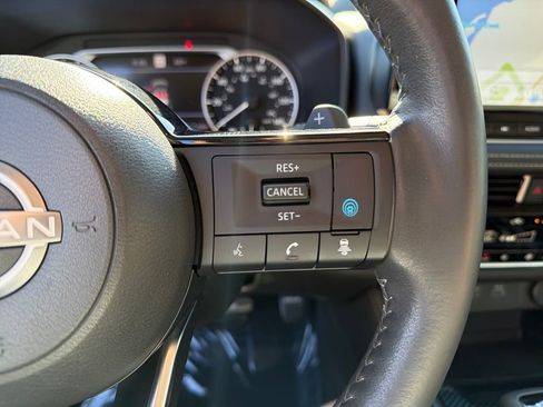 Used 2023 Nissan Rogue SL w/ SL Premium Package image 23