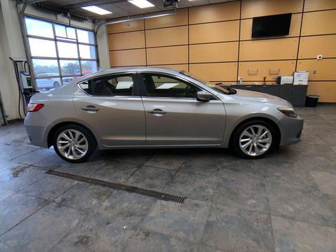 Used 2017 Acura ILX FWD image 8