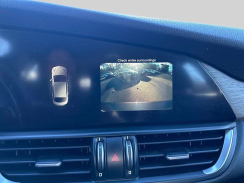 Used 2017 Alfa Romeo Giulia Ti w/ TI Performance Package image 27