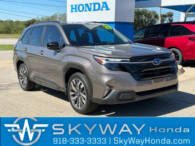 Used 2025 Subaru Forester Touring AWD/4WD image 1