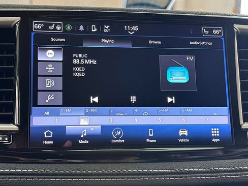 Used 2023 Chrysler Pacifica Touring-L FWD image 22