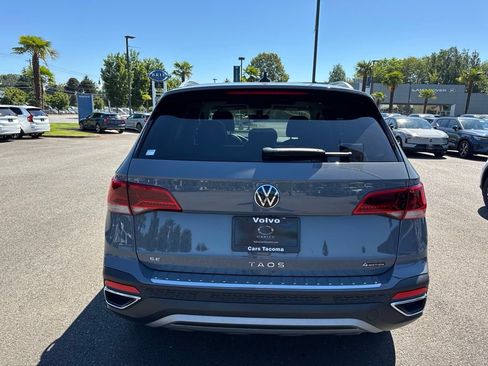 Used 2023 Volkswagen Taos SE w/ Panoramic Sunroof Package AWD/4WD image 6