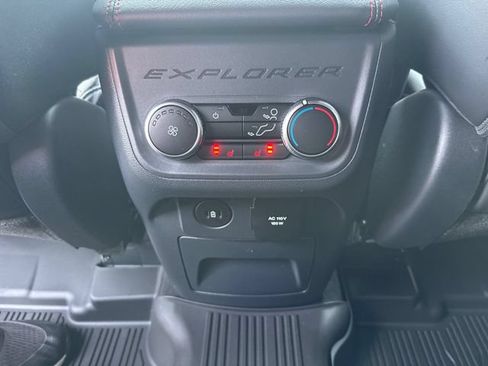 Used 2025 Ford Explorer ST AWD/4WD image 27
