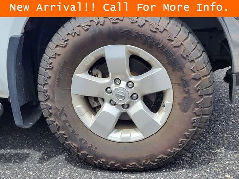 Used 2011 Nissan Frontier SV AWD/4WD image 8
