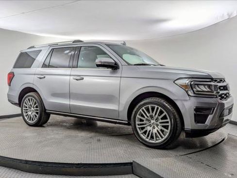 Used 2024 Ford Expedition Limited image 9