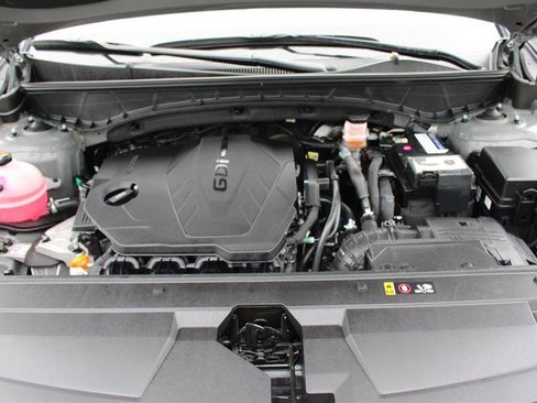 Used 2025 Hyundai Santa Cruz SE FWD image 20