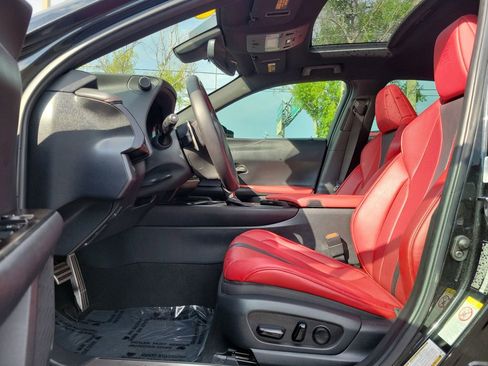 Used 2019 Lexus UX 200 F Sport w/ F Sport Premium Package FWD image 23