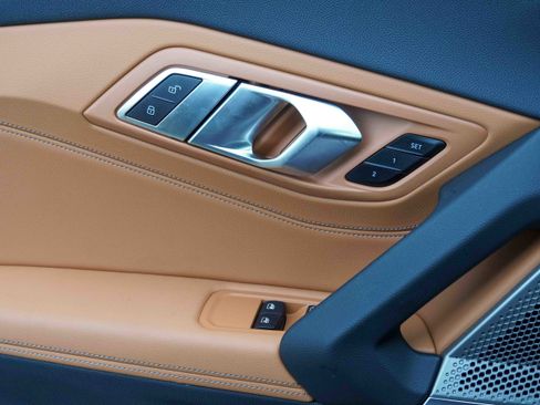 Certified 2025 BMW Z4 M40i w/ Premium Package image 15